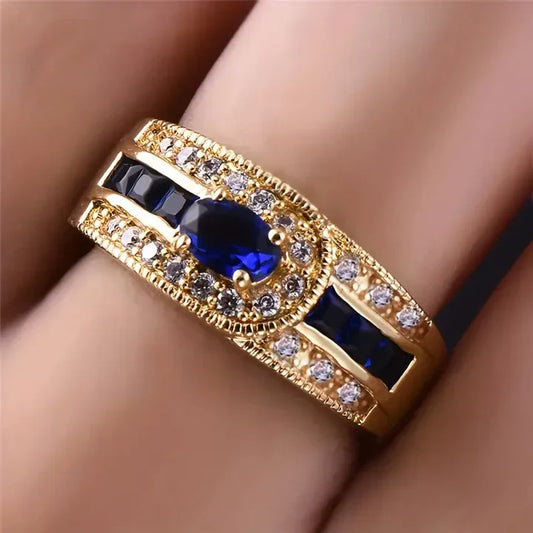 Brillantblauer Ring aus Gold